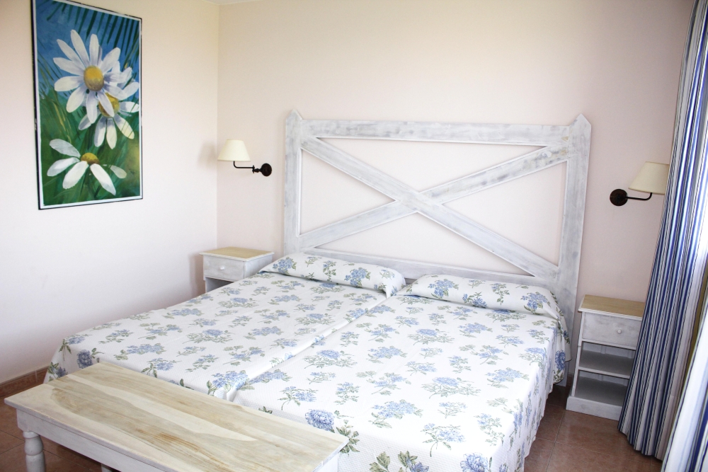 Iberia Sports Training Camps_Fuerteventura_Hotel Oasis Papagayo_Bedroom