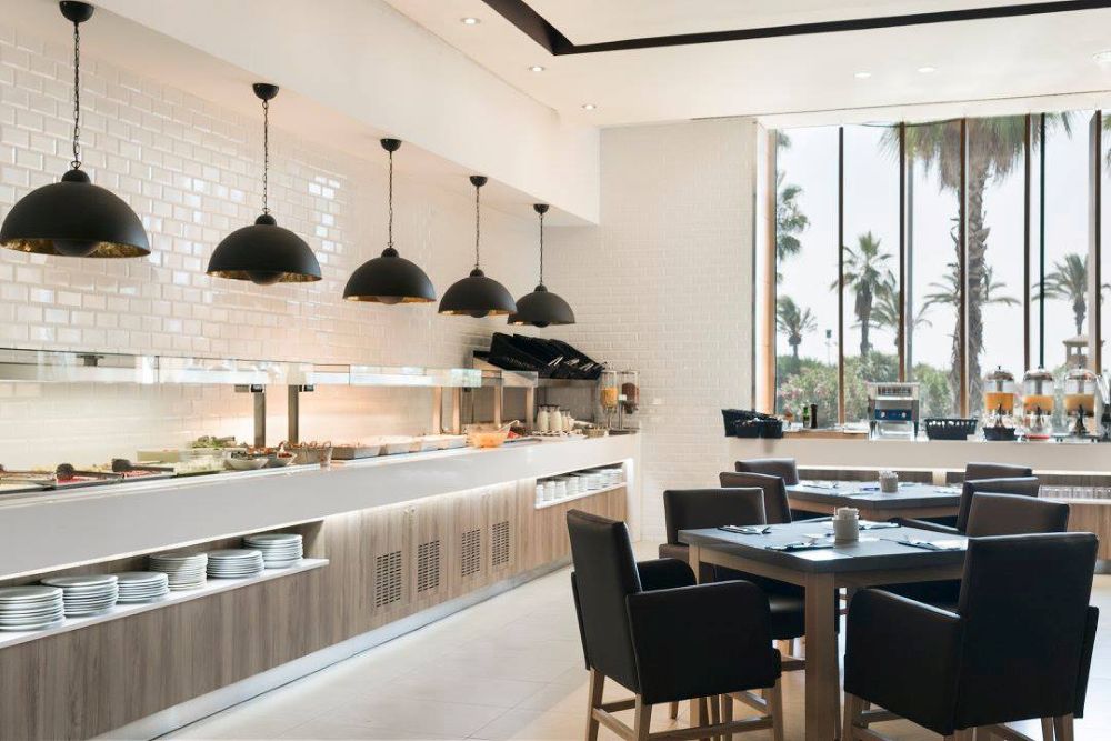 Iberia Sports Training Camps_Barcelona_Hotel-Front-Maritim_Restaurante2