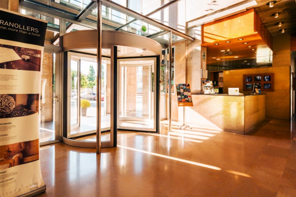 Iberia Sports Training Camps_Granollers_Hotel-Granollers_Entrance