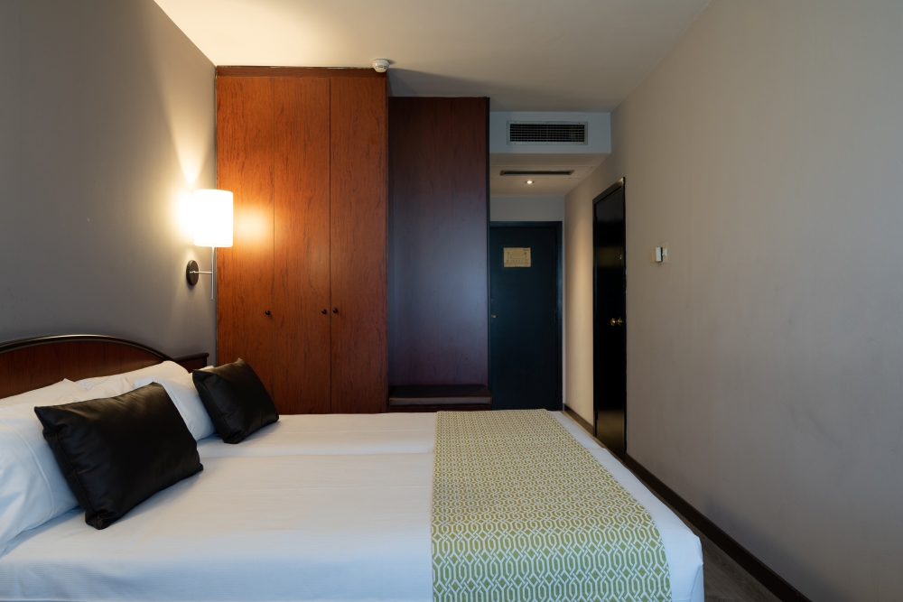Iberia Sports Training Camps_Sabadell_hotel Verdi_Standard Room_Bed